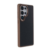 Rixus Mag Carbon hoesje voor Samsung Galaxy S25 Ultra – MagSafe-compatibel, bruin