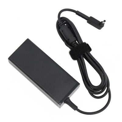 Productafbeelding bij de laptopadapter voor Acer, 45W en 3,0 × 1,1 mm