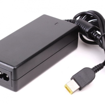 Productafbeelding bij de 65W Slim Tip-laptopadapter voor Lenovo, 20V en 3,25A