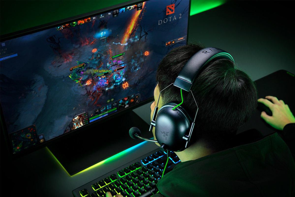 Razer 20 Hz – 20 kHz, 32Ω, 98 dB, -42 dB Microphone, 240g